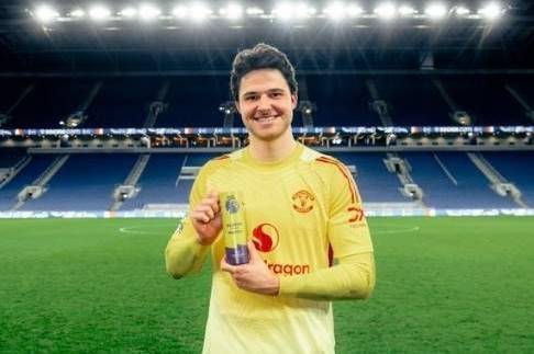 曼联新守护神正在塑成！四次扑救力保城门不失，他让人想起德赫亚